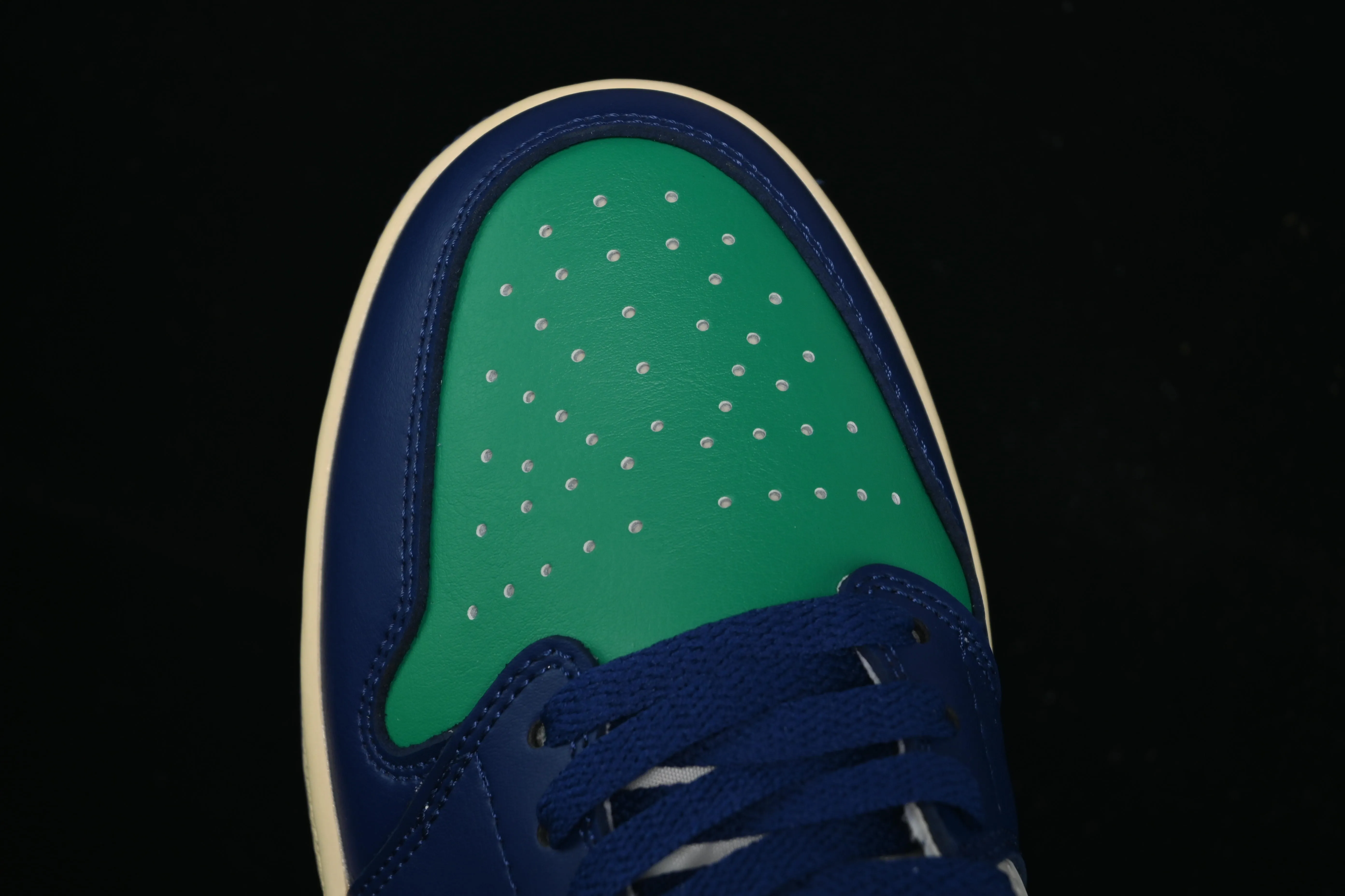 All categories Air Jordan Jordan series basketball shoes Air Jordan 1 Low Air Jordan 1 Low AJ1 Joe 1 blue and green color matching low-top cultural casual sneakers 553558-147